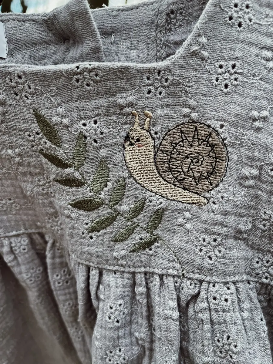 Detské mušelínové šaty-Slimák