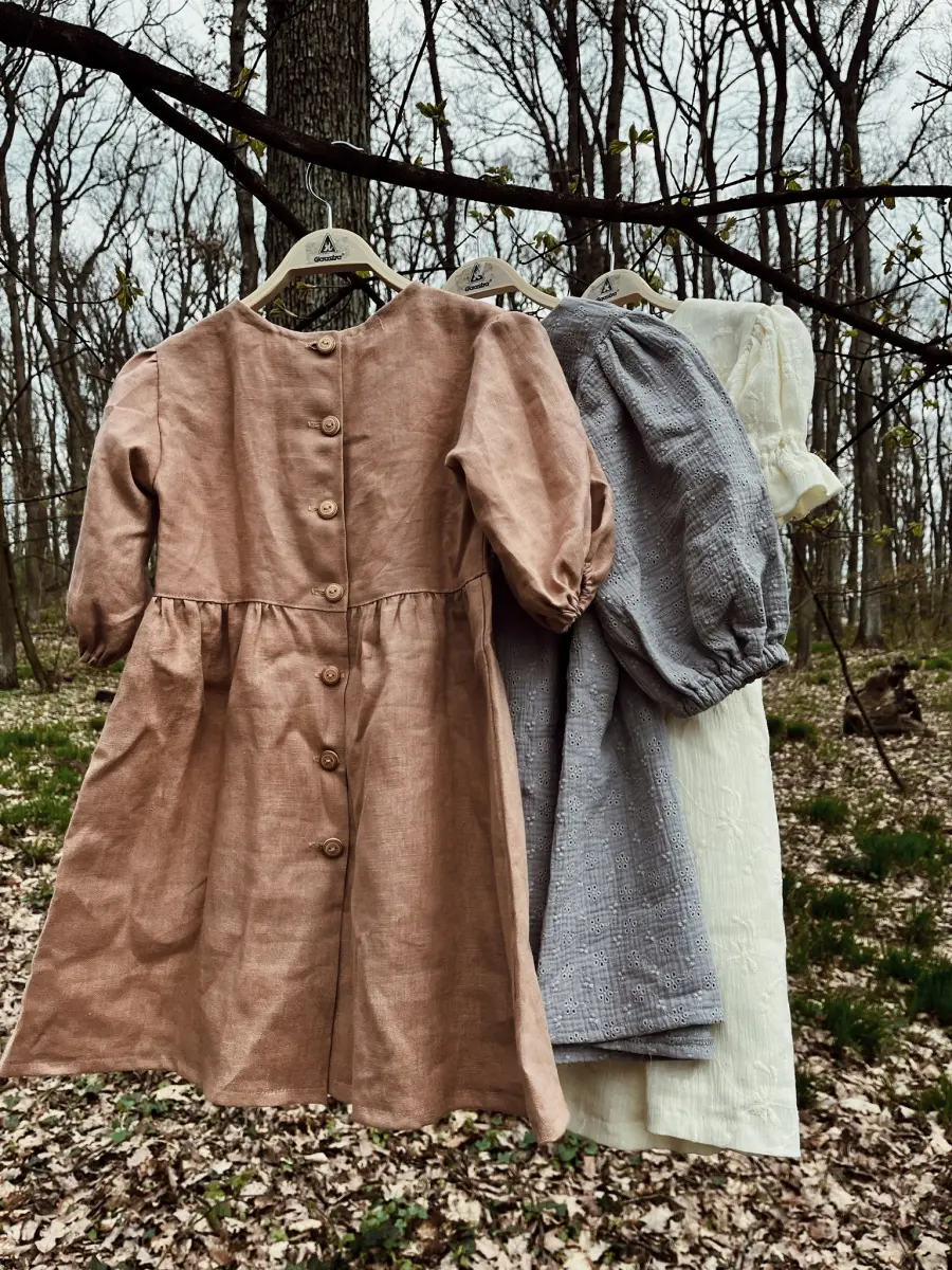 Detské vyšívané šaty-Lúčne pohladenie