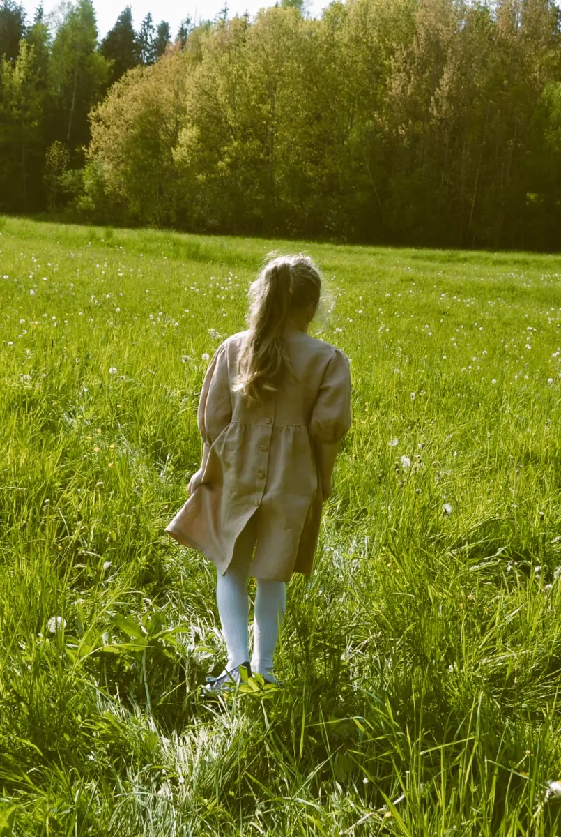 Detské vyšívané šaty-Lúčne pohladenie