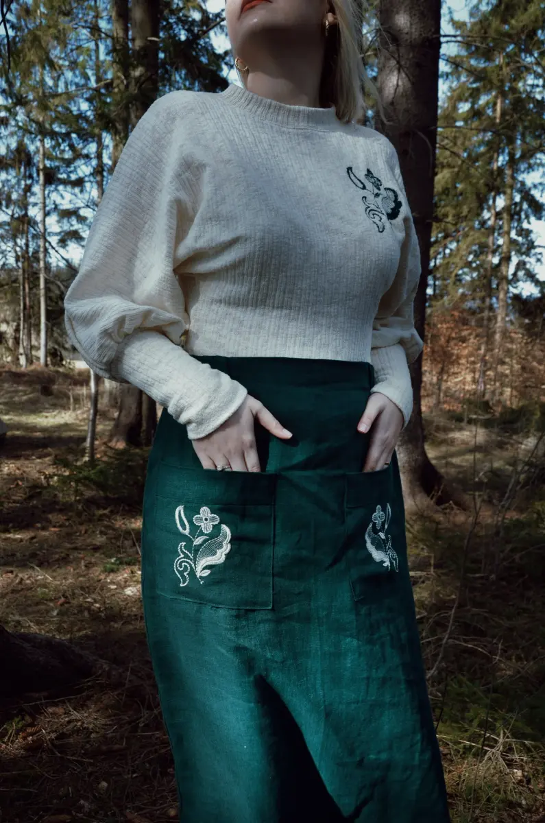 Ľanová vyšívaná sukňa-Elena