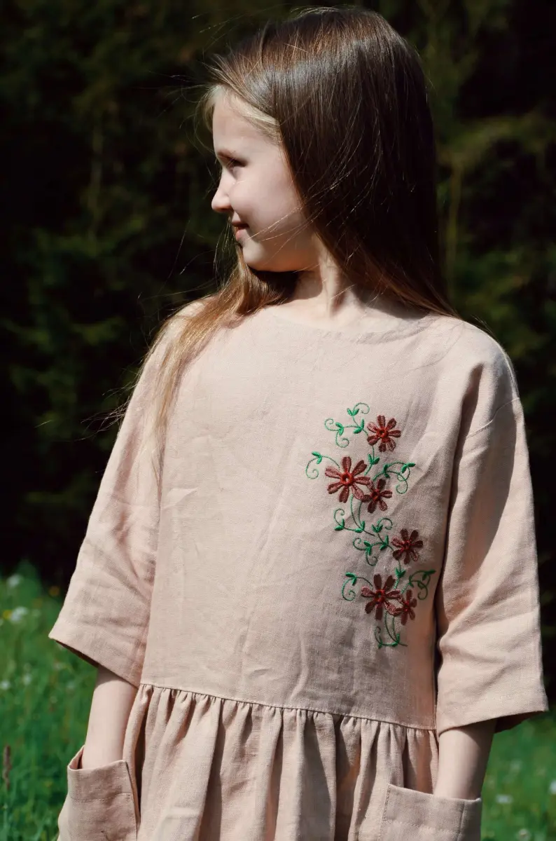 Ľanové vyšívané šaty- Alžbet 