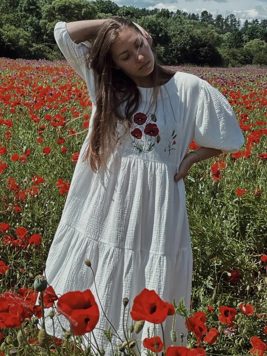 Mušelínové vyšívané  šaty-V makoch