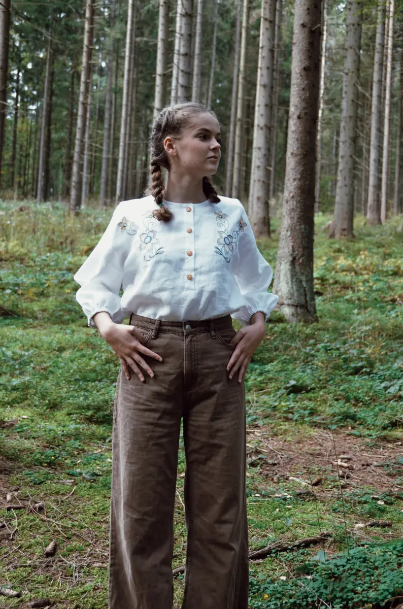Ľanová vyšívaná blúzka-Nežnosť