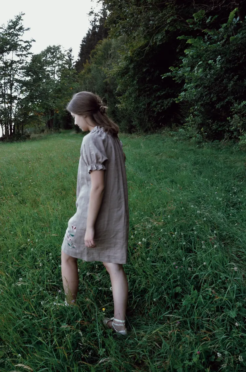 Ľanové šaty s výšivkou-Lena