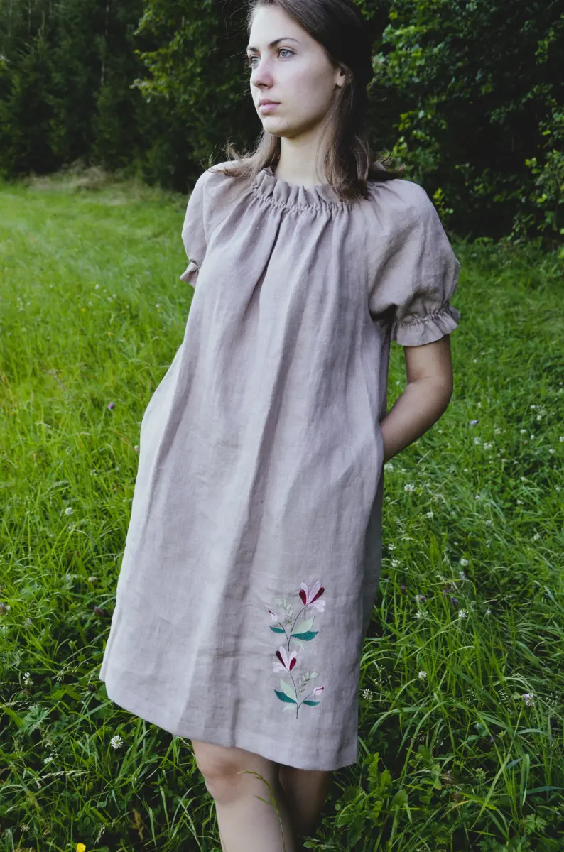 Ľanové šaty s výšivkou-Lena