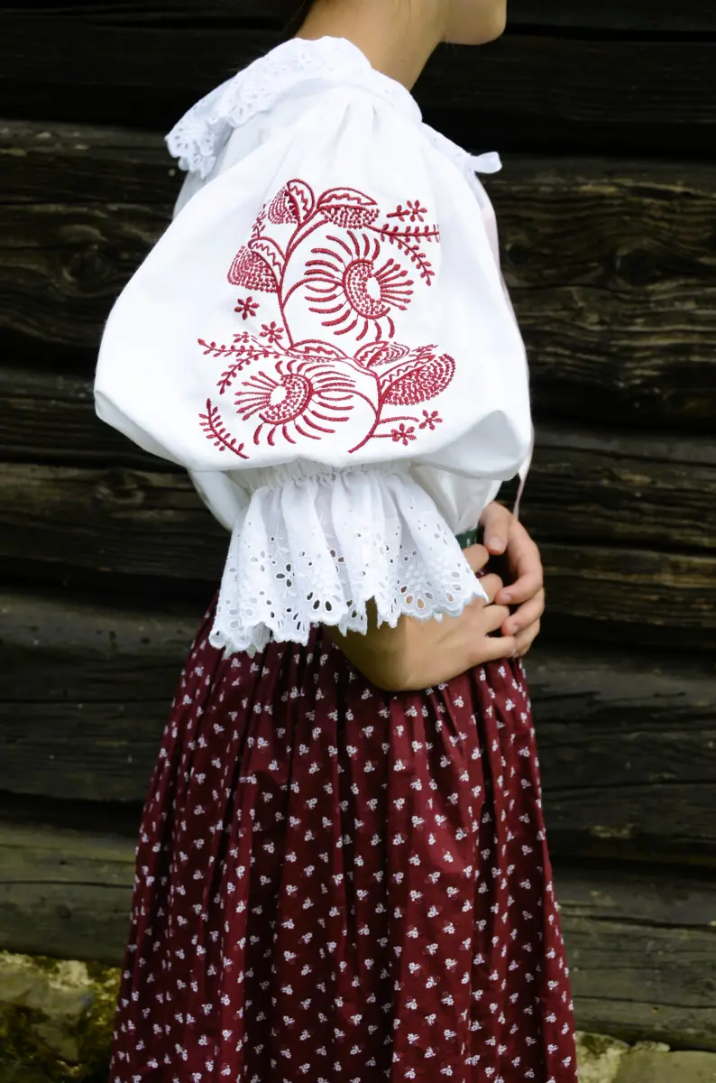 Bavlnená vyšívaná  blúzka-Devana