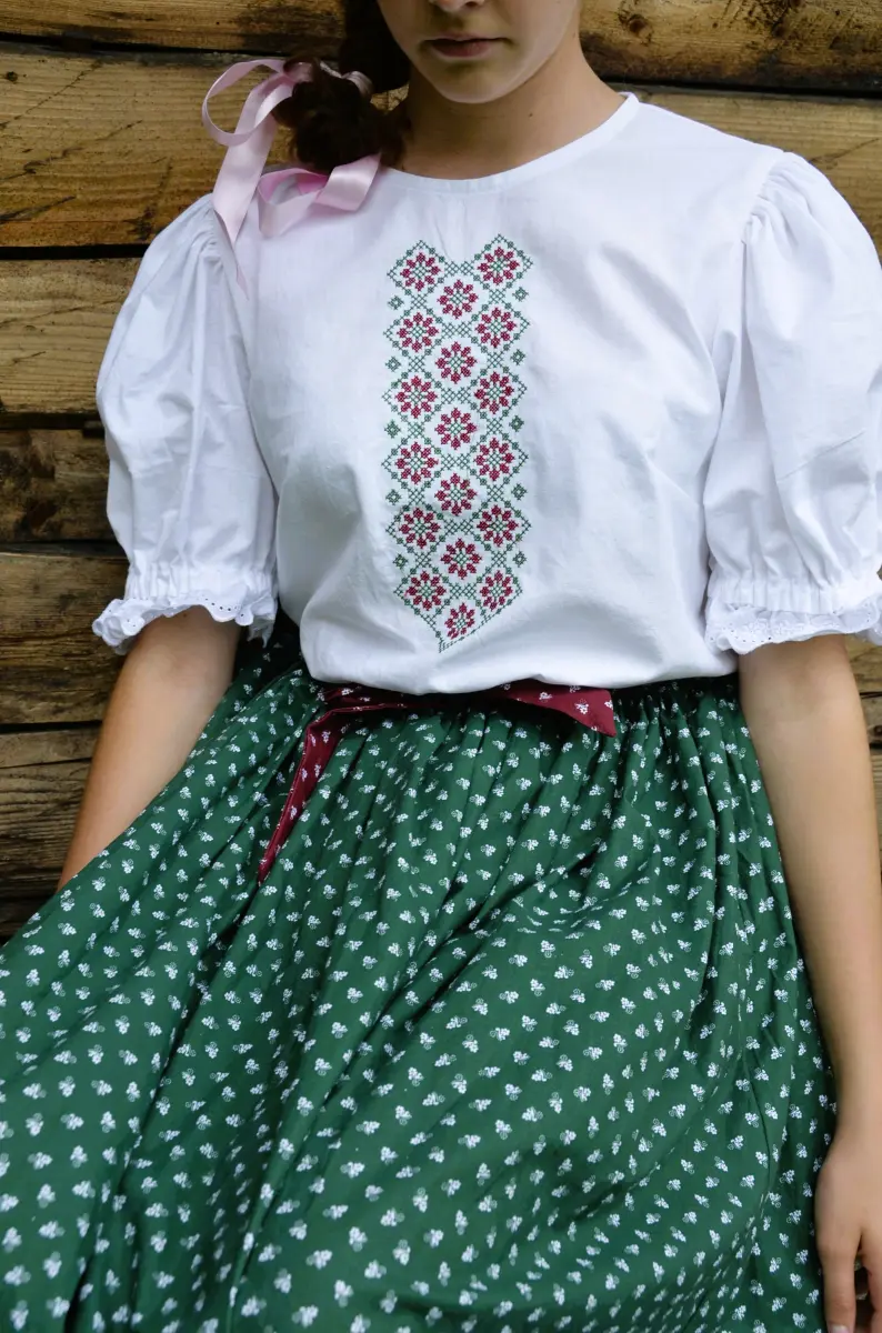 Bavlnená vyšívaná blúzka - Živena