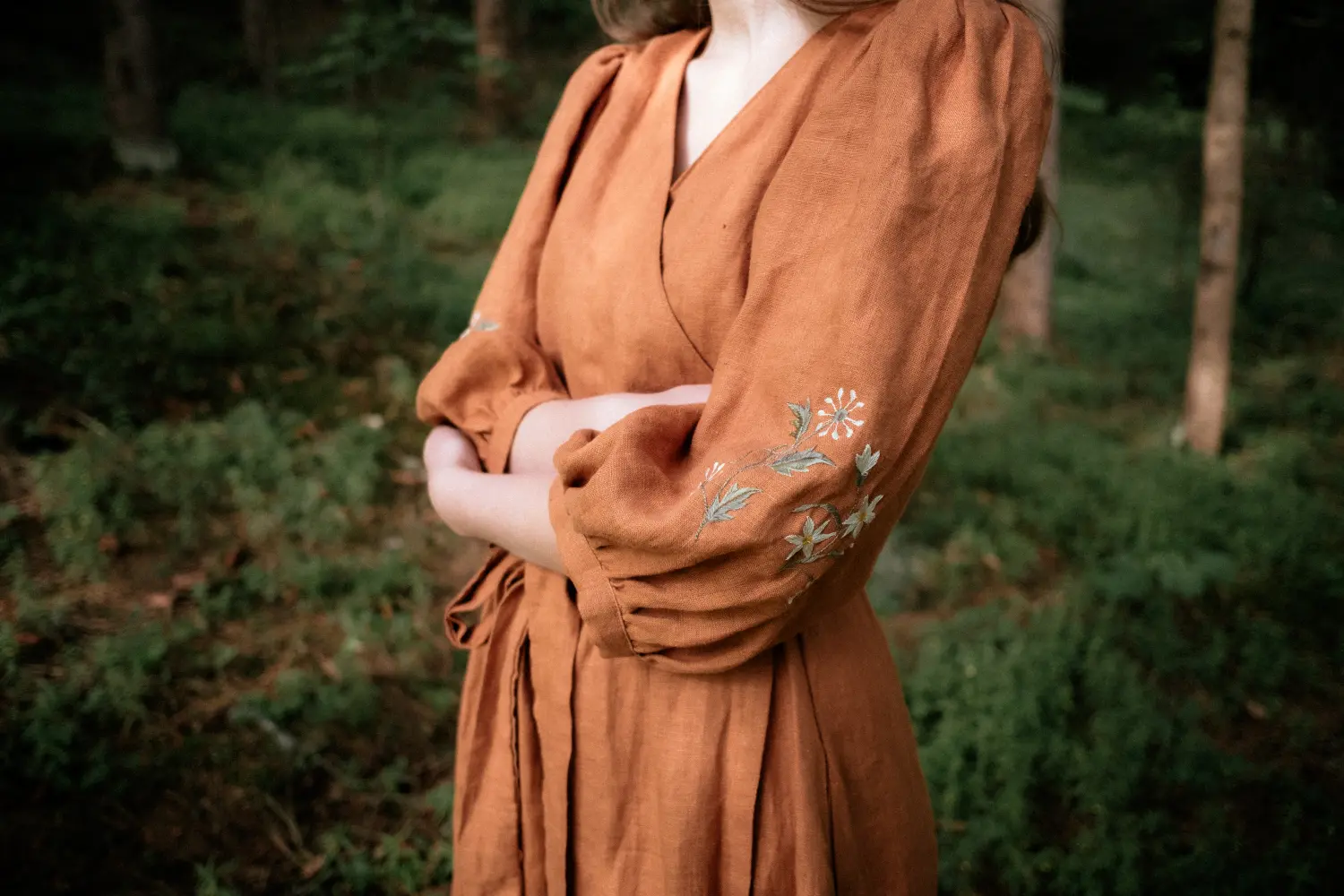 Vyšívané ľanové šaty -Elena
