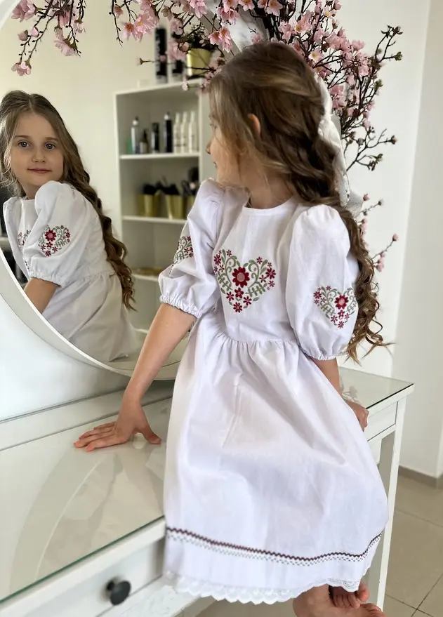 Detské vyšívané šaty - Ľubanka